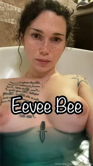 eeveebeevip / eeveebee nude photo #0001