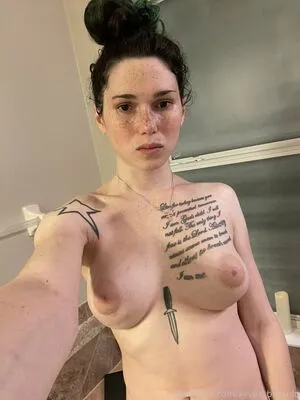 eeveebeevip / eeveebee nude photo #0008