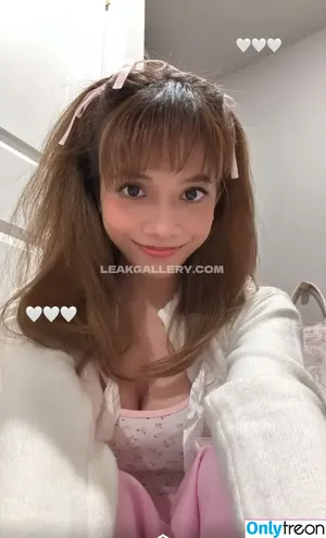 Eeveenara / Eevee Enara nude photo #0016