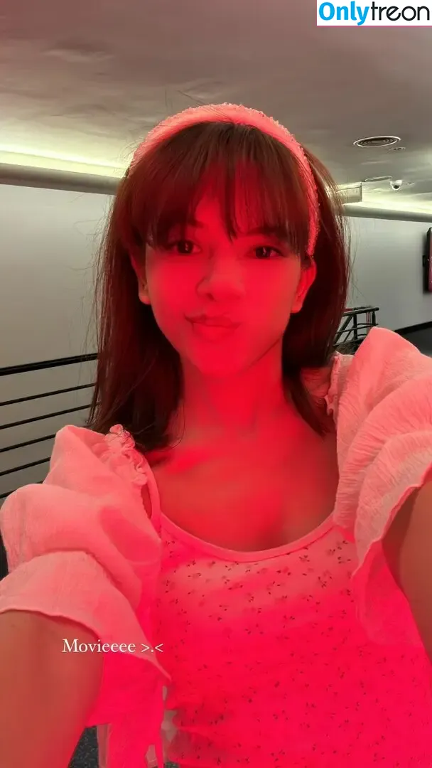 Eeveenara nude photo #0001 (Eevee Enara)