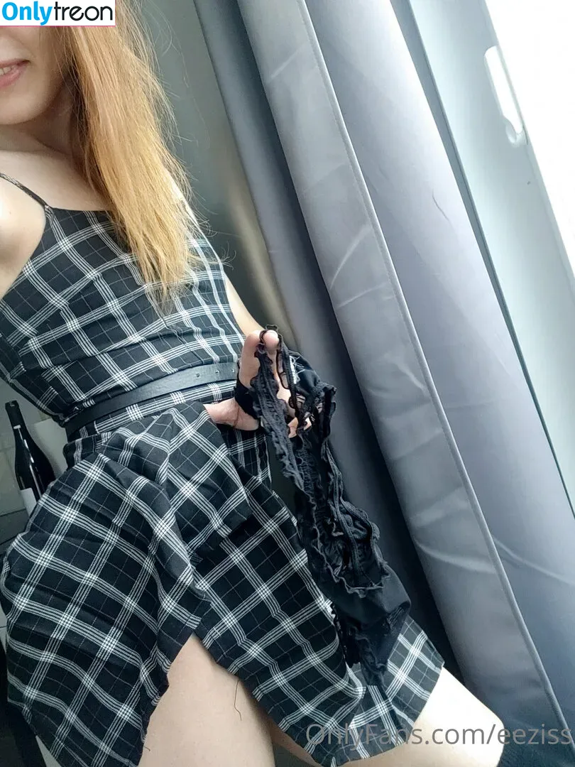 eeziss nude photo #0137 (eeezisss)