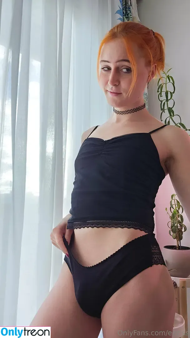 eeziss nude photo #0182 (eeezisss)