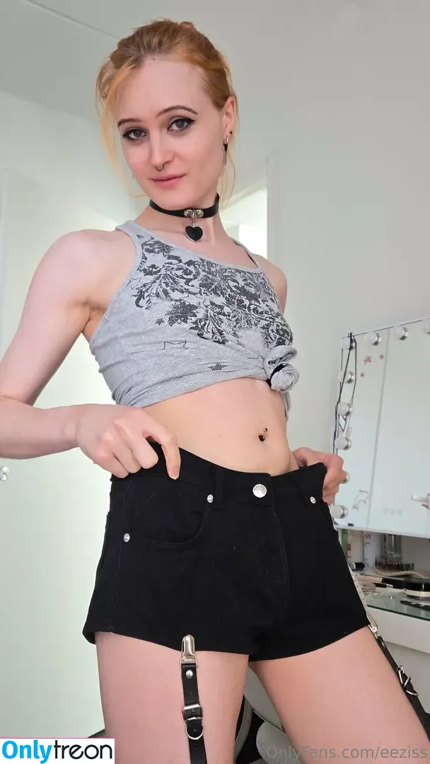 eeziss nude photo #0345 (eeezisss)