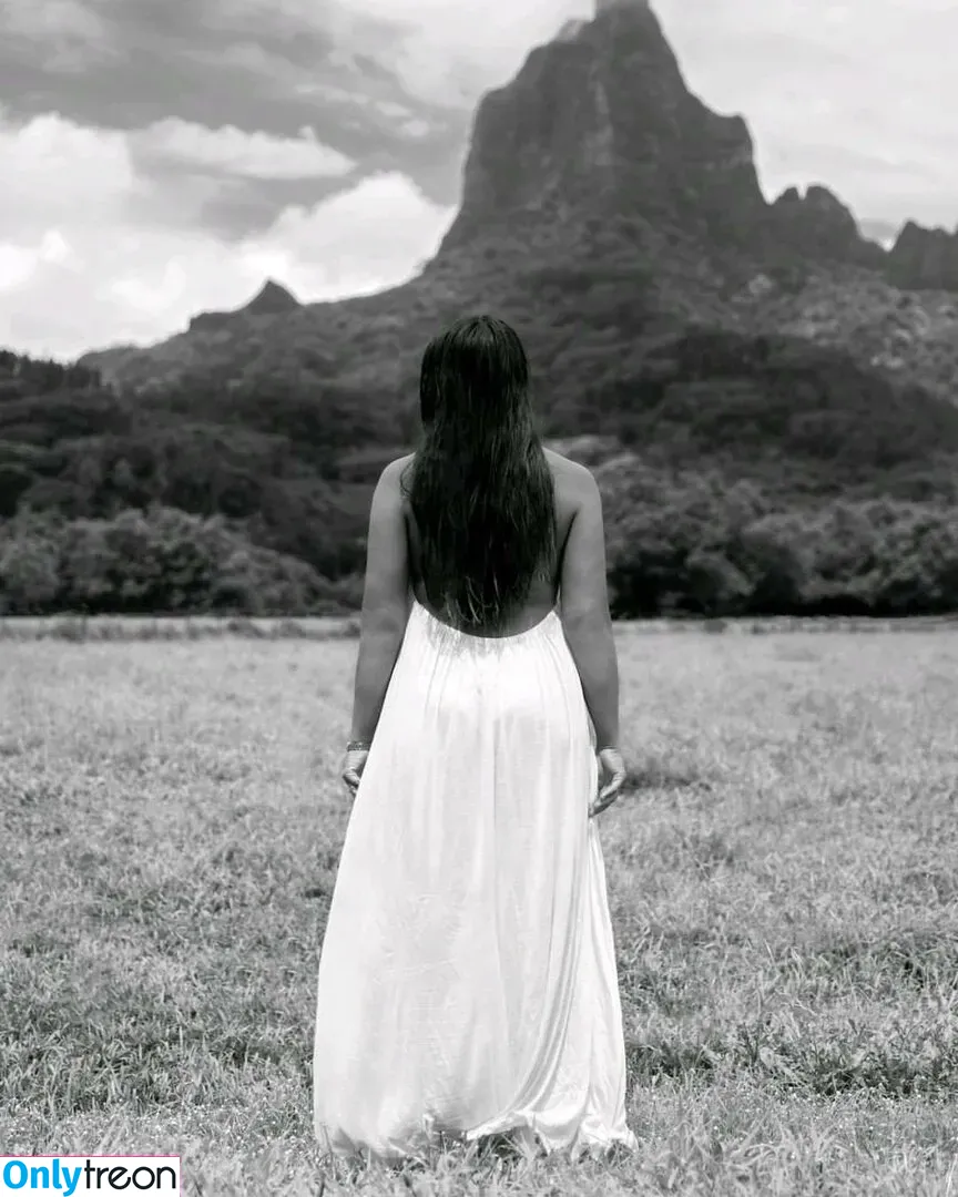 Eimeo nude photo #0267 (tahiticutie)