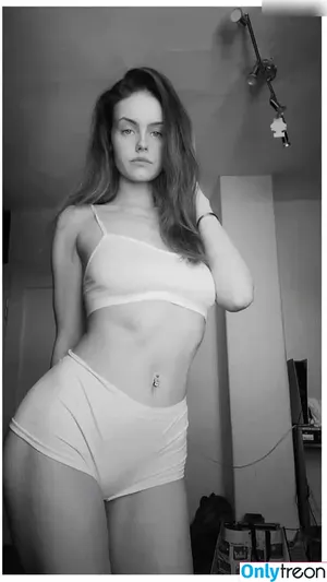  nude photo #0006