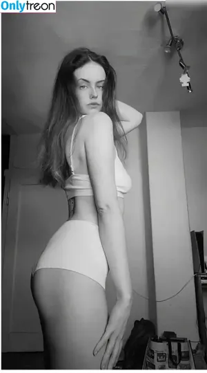  nude photo #0007