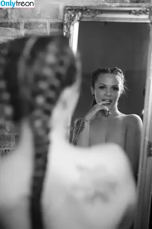  nude photo #0009