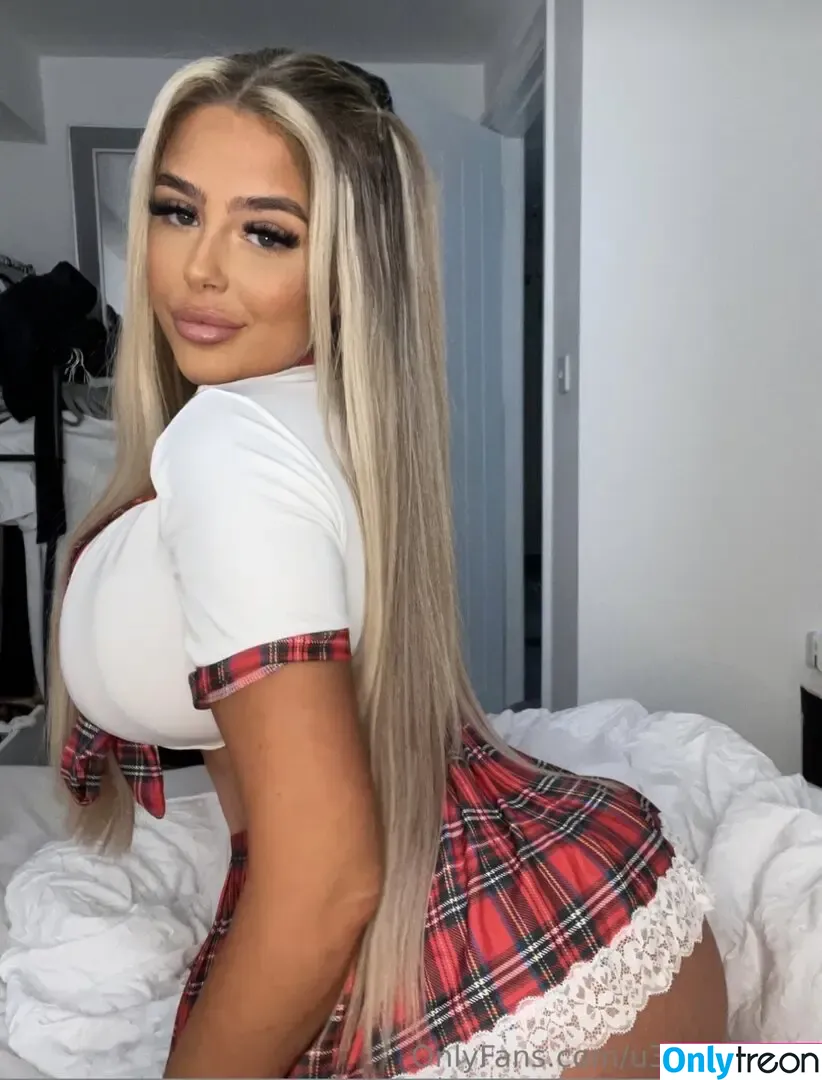 elacharlottex nude photo #0056 (elacharlottee)