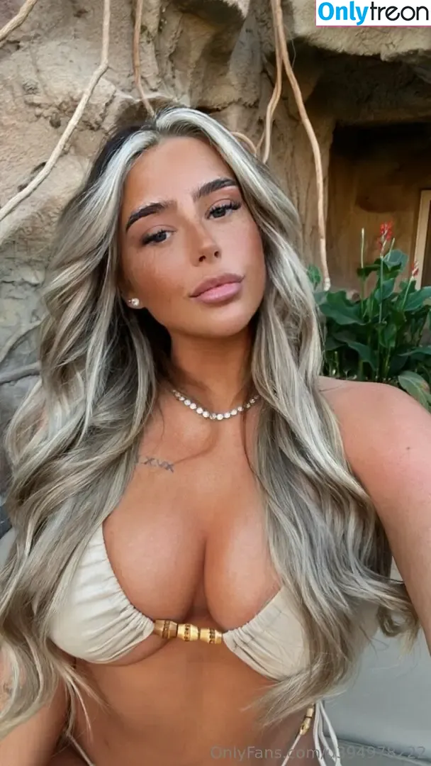 elacharlottex nude photo #0074 (elacharlottee)