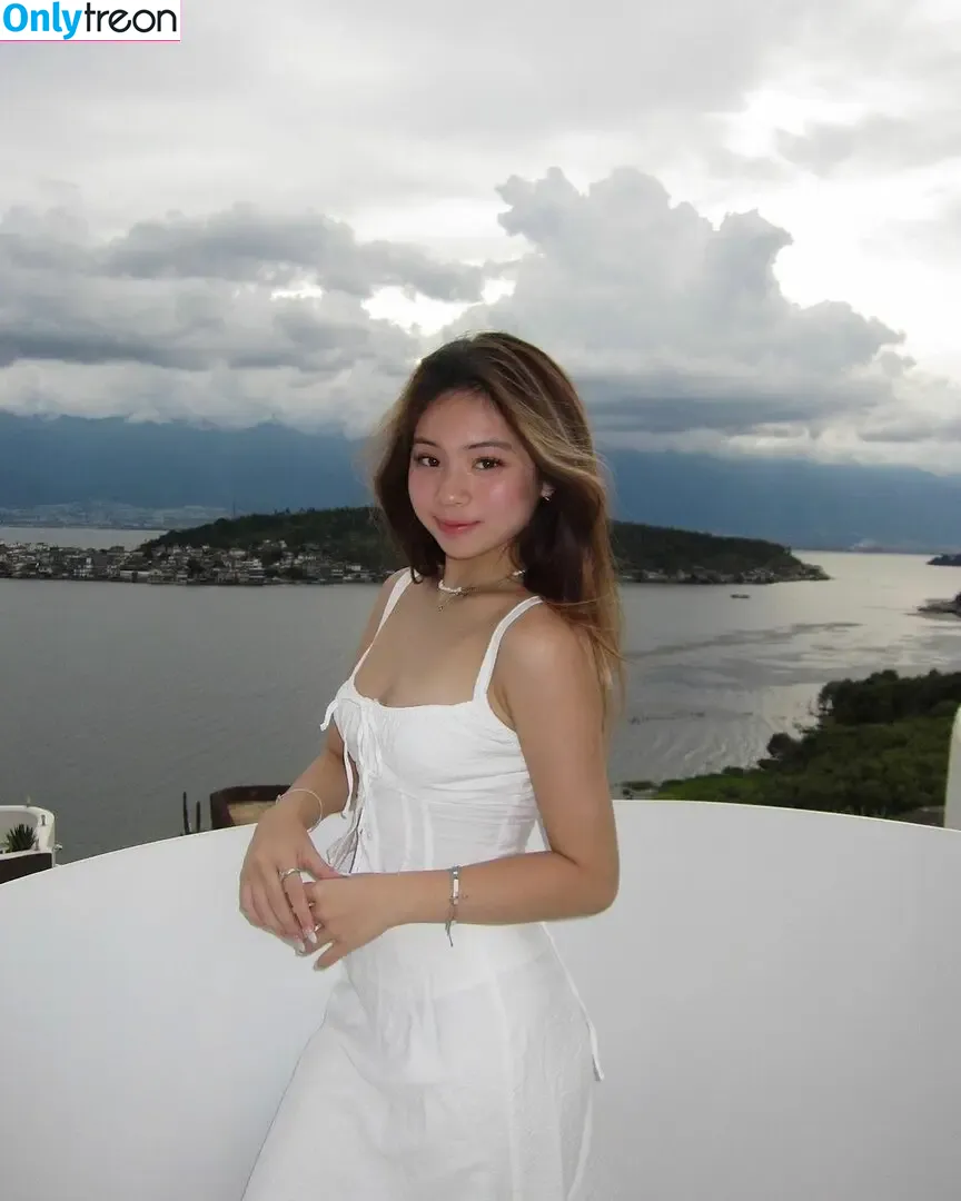 Elaine Gu nude photo #0007 (elainegu_)