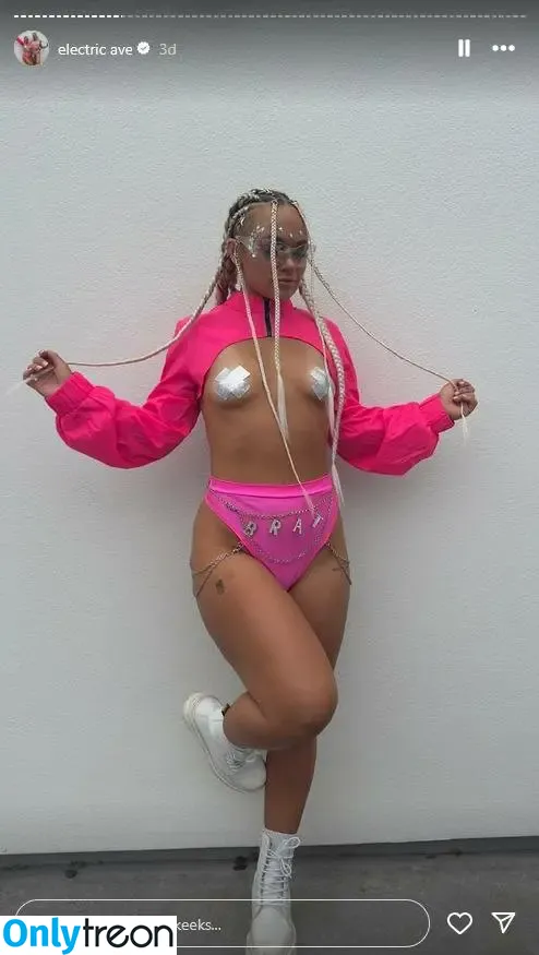 Electric Ave NZ nude photo #0009 (balancedbykeeks / keeksuncensored)