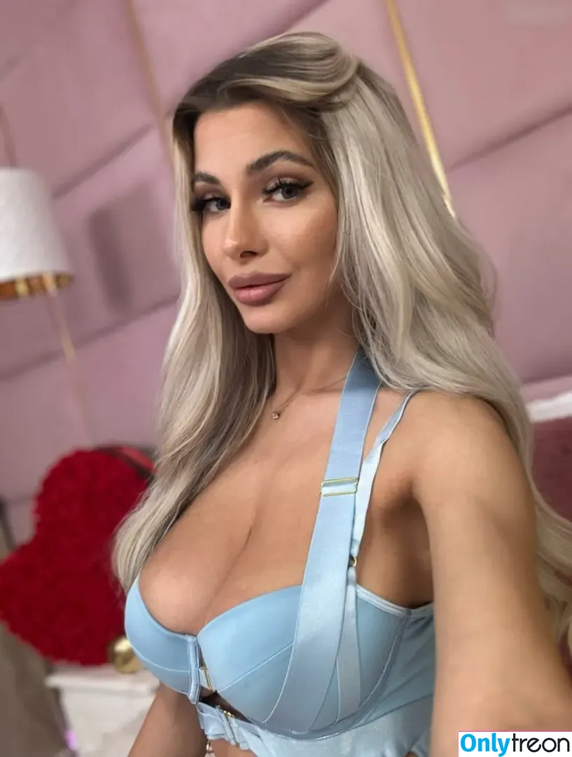 Eleineblue nude photo #0021 (Elablue / Eleineblake / eileenblue_)