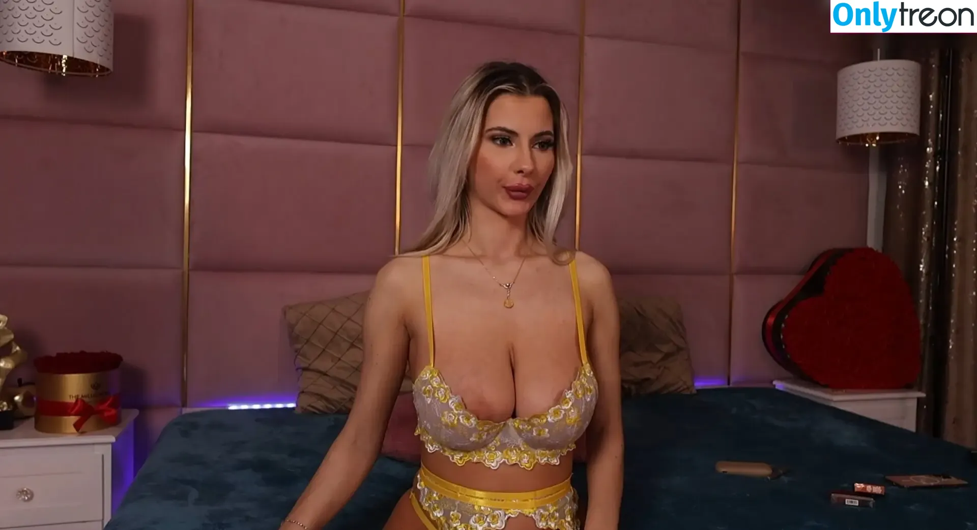 Eleineblue nude photo #0090 (Elablue / Eleineblake / eileenblue_)