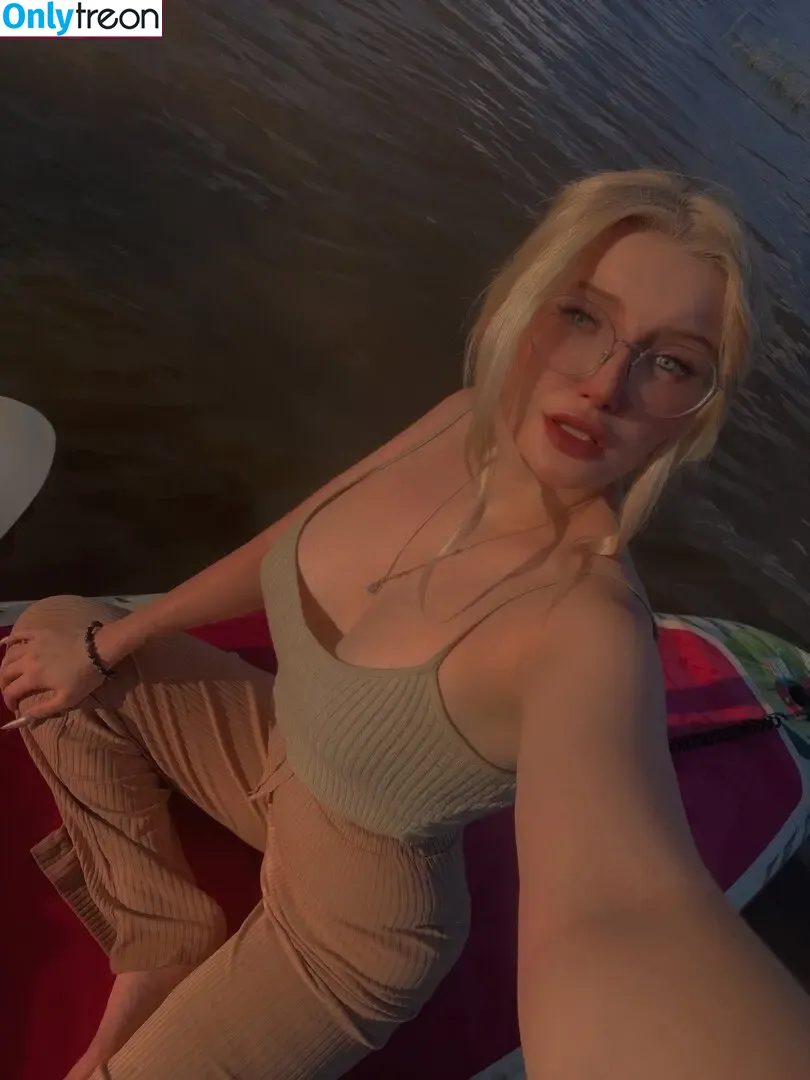 Elena Kyalviyainen nude photo #0034 (Elena Kyalviyainen)