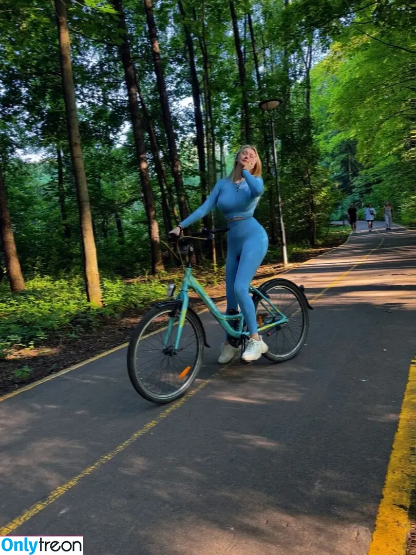 Elena Kyalviyainen nude photo #0268 (Elena Kyalviyainen)