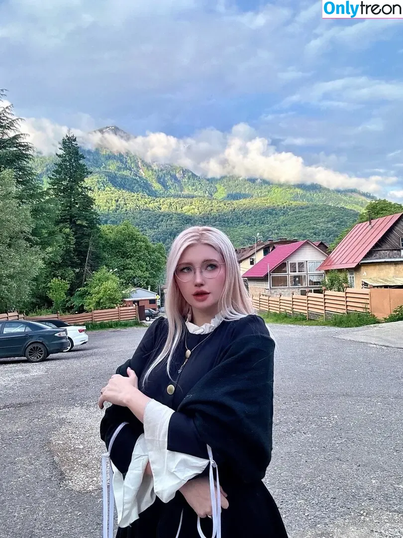 Elena Kyalviyainen nude photo #0336 (Elena Kyalviyainen)