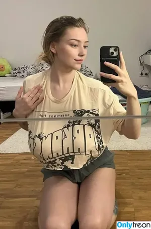  nude photo #0002