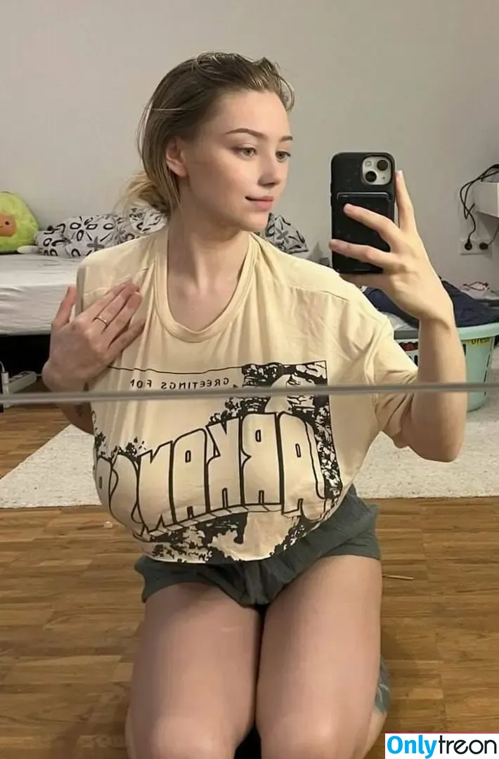 Elenaraine nude photo #0002 (Elenaraine)