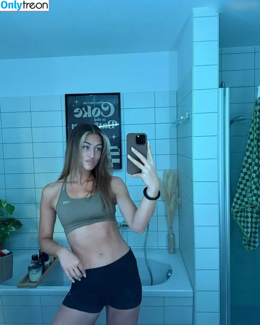 Eleni Frommann nude photo #0045 (lenifrm)