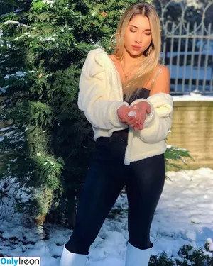 Elif Karaarslan / elifkaraarslan_17 nude photo #0003