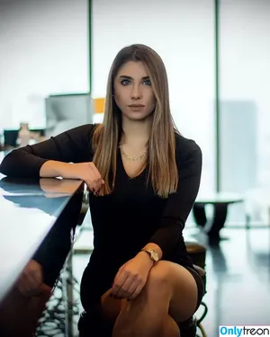 Elif Karaarslan / elifkaraarslan_17 nude photo #0009