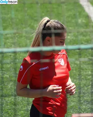Elif Karaarslan / elifkaraarslan_17 nude photo #0025
