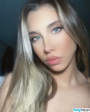 Elif Karaarslan / elifkaraarslan_17 nude photo #0047