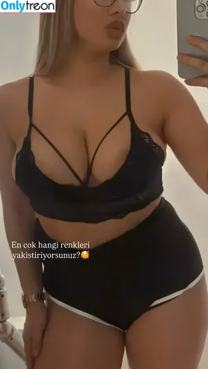Elif Karaarslan / elifkaraarslan_17 nude photo #0100