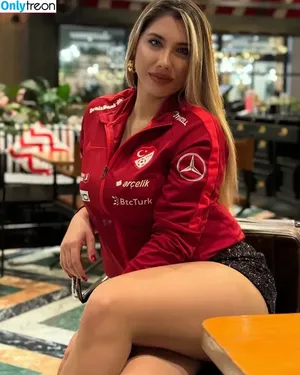 Elif Karaarslan / elifkaraarslan_17 nude photo #0130
