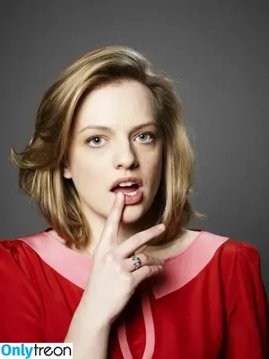 Elisabeth Moss / elisabethmossofficial nude photo #0026