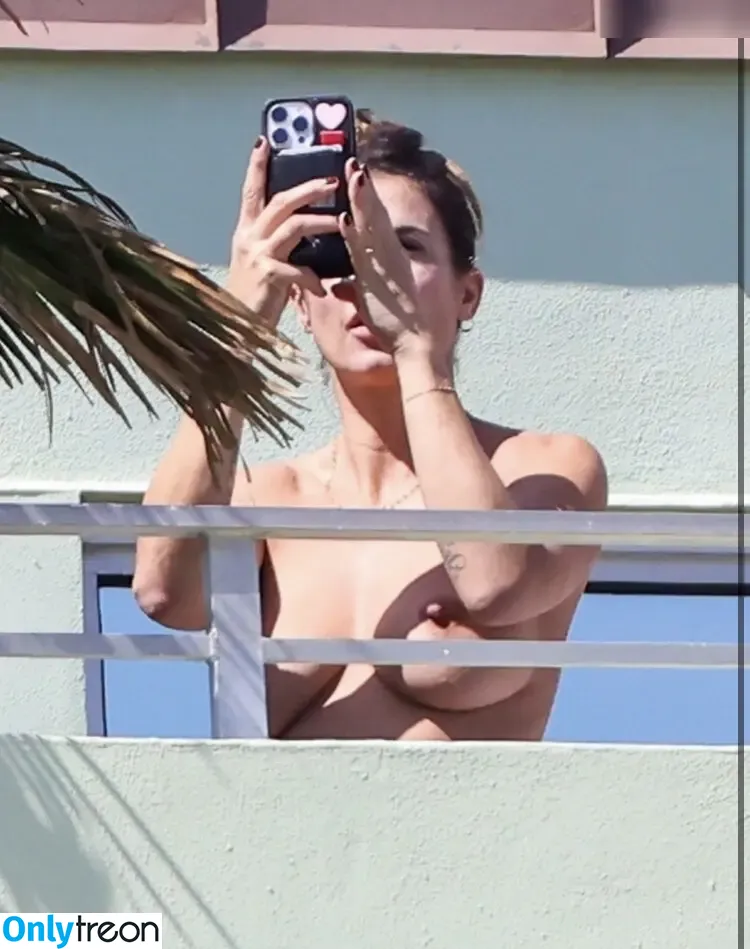 Elisabetta Canalis nude photo #0837 (JustElisabetta / littlecrumb_)