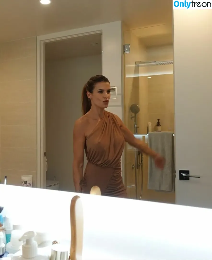 Elisabetta Canalis nude photo #1002 (JustElisabetta / littlecrumb_)
