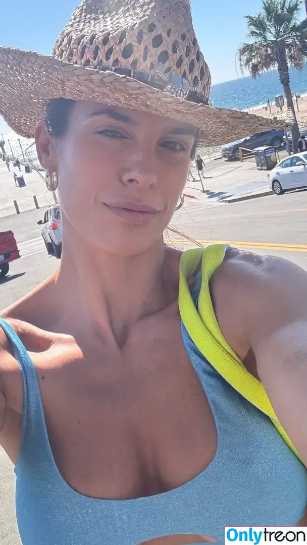 Elisabetta Canalis nude photo #1056 (JustElisabetta / littlecrumb_)