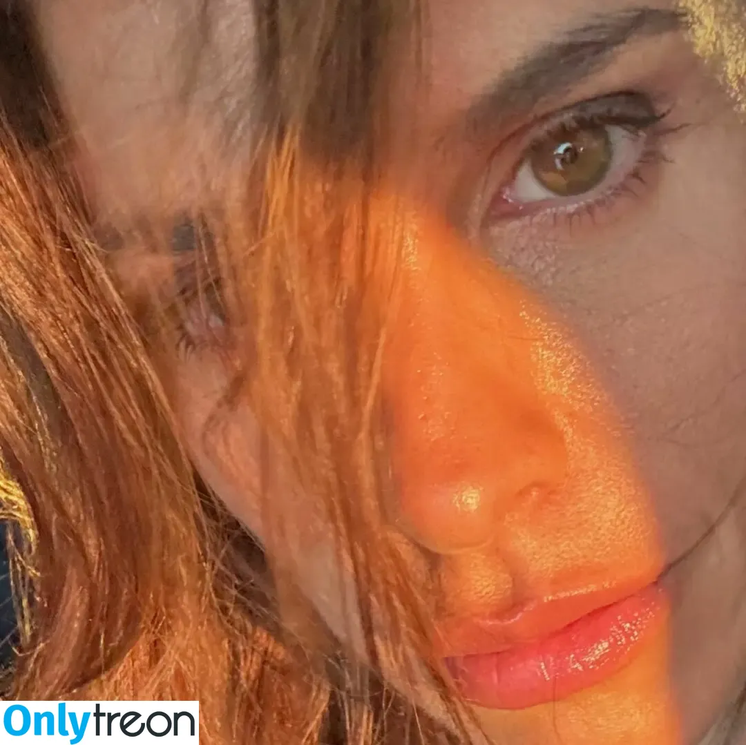 Elisabetta Canalis nude photo #1063 (JustElisabetta / littlecrumb_)