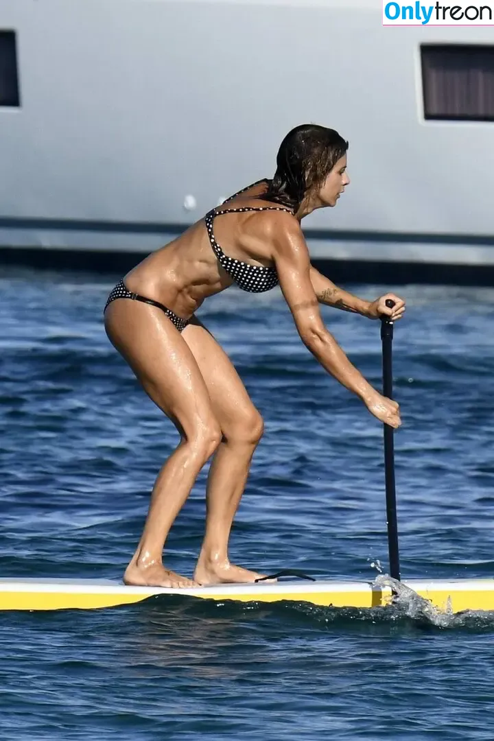 Elisabetta Canalis nude photo #1530 (JustElisabetta / littlecrumb_)