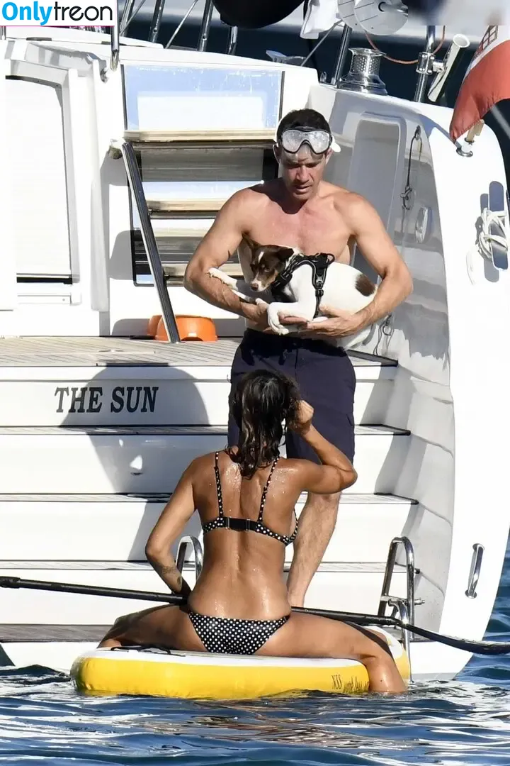 Elisabetta Canalis nude photo #1541 (JustElisabetta / littlecrumb_)