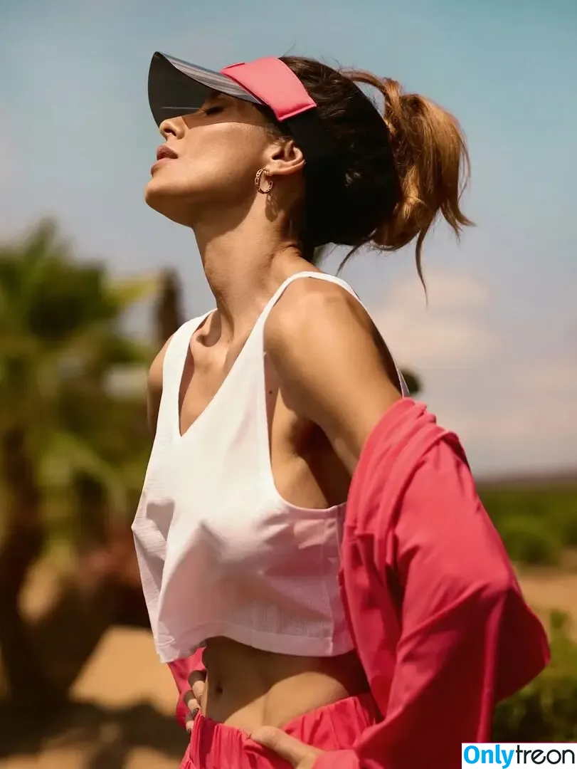 Elisabetta Canalis nude photo #1679 (JustElisabetta / littlecrumb_)