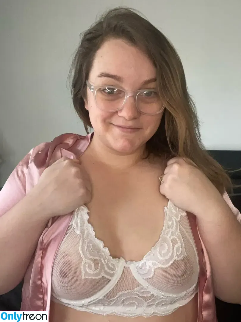 EliseLoira nude photo #0004 (amandaeliselee)