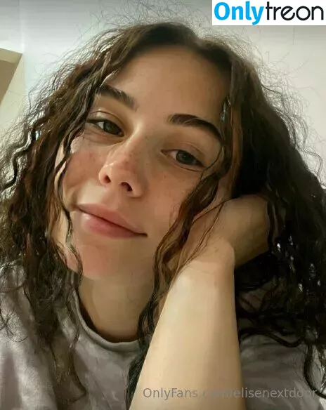 elisenextdoor nude photo #0110 (elise_outside)