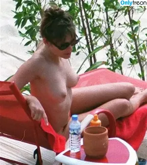 Elizabeth Hurley / elizabethhurley1 nude photo #1202