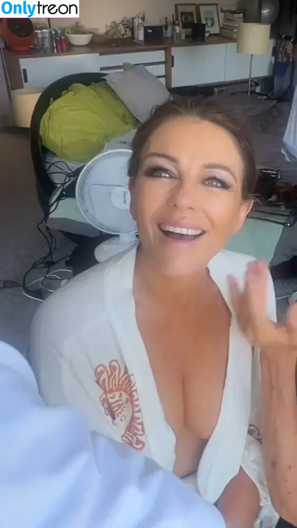 Elizabeth Hurley nude photo #1250 (elizabethhurley1)