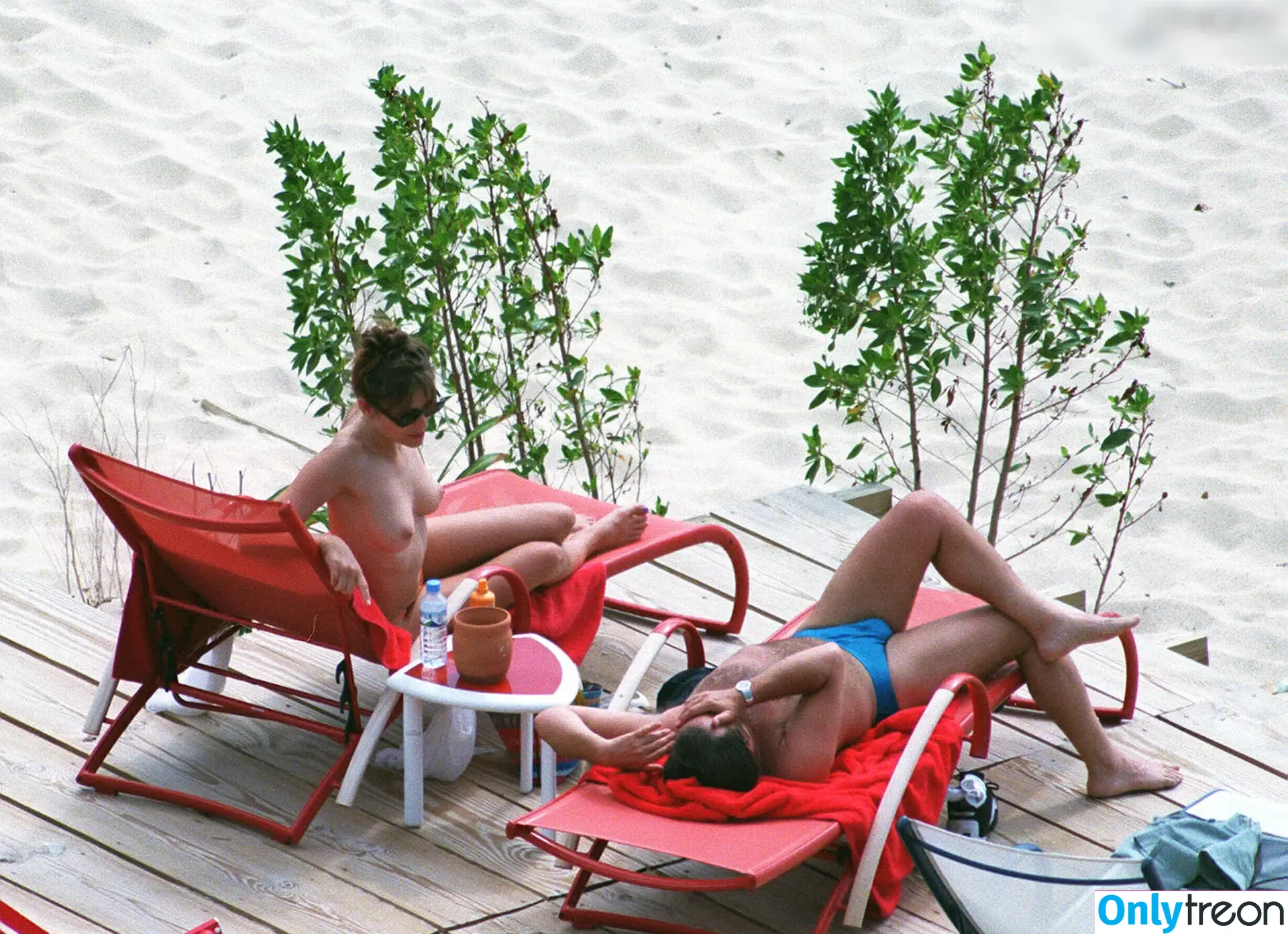 Elizabeth Jane Hurley nude photo #0021 (ElizabethHurley / elizabethhurleybeach)