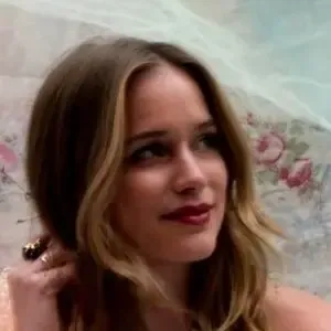 Elizabeth Lail / elizabethlail nude photo #0009