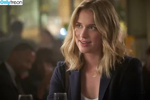 Elizabeth Lail / elizabethlail nude photo #0032