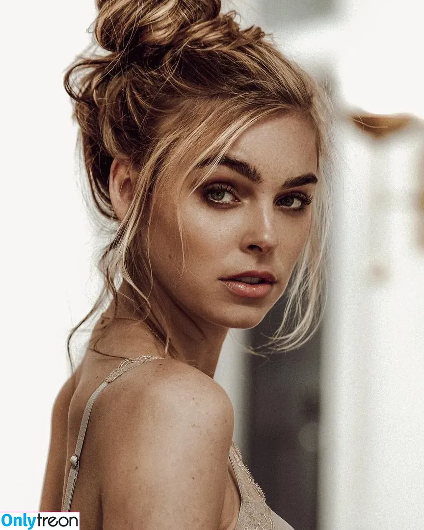 Elizabeth Turner nude photo #0106 (elizTurner92 / elizabethcturner)