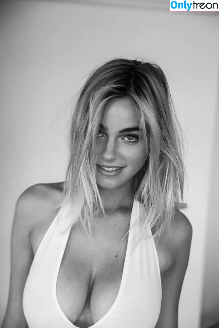 Elizabeth Turner nude photo #0120 (elizTurner92 / elizabethcturner)