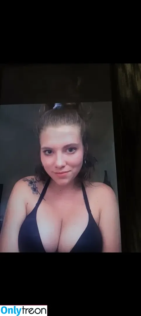 Elizabethxxx35 nude photo #0007 (Elizabeth luke / e_92_marie / e_lizabethx)