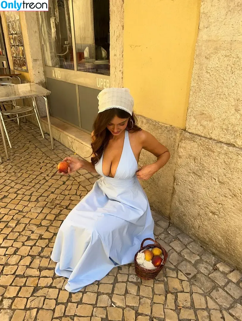 Ella Cervetto nude photo #1731 (ellacervetto)