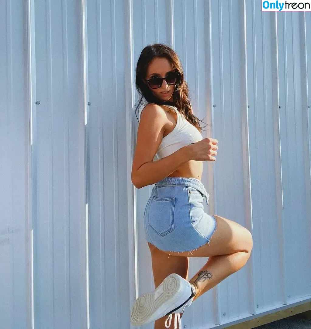 Ella Dime nude photo #0014 (shesmytranquility / shesmytranquility_)