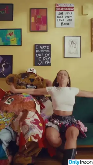 Ella Eyre / ellaeyre nude photo #0287